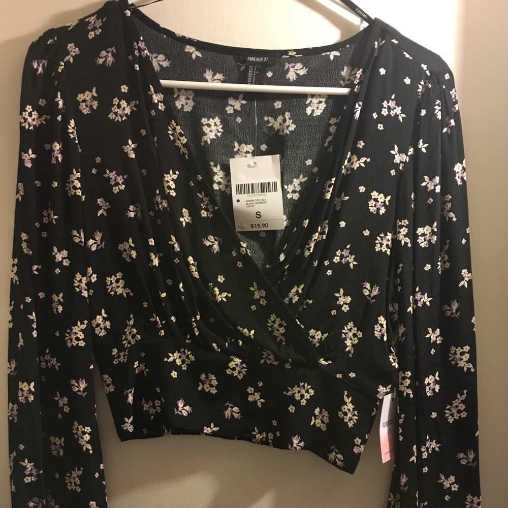 NWT FLORAL BLACK FOREVER 21 CROP TOP